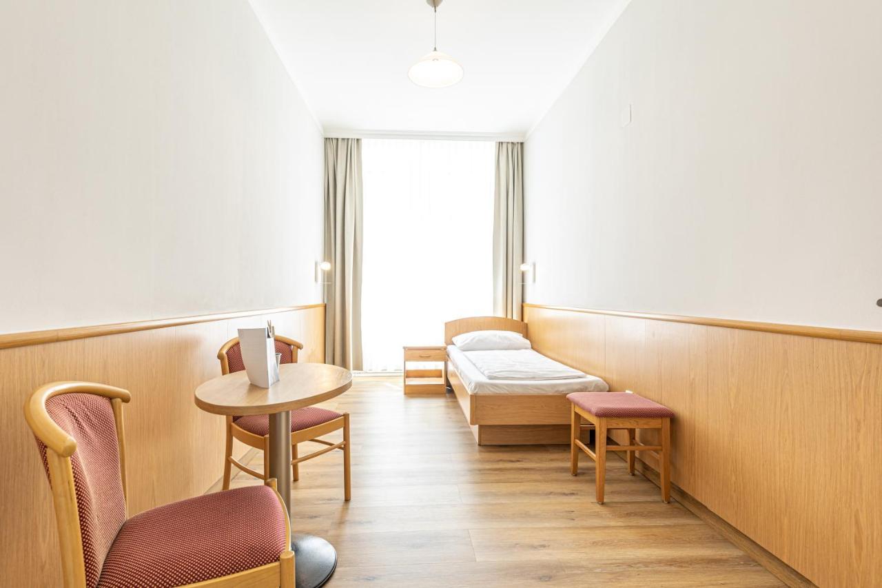Hotel-Pension Fuenfhaus Vienne Extérieur photo